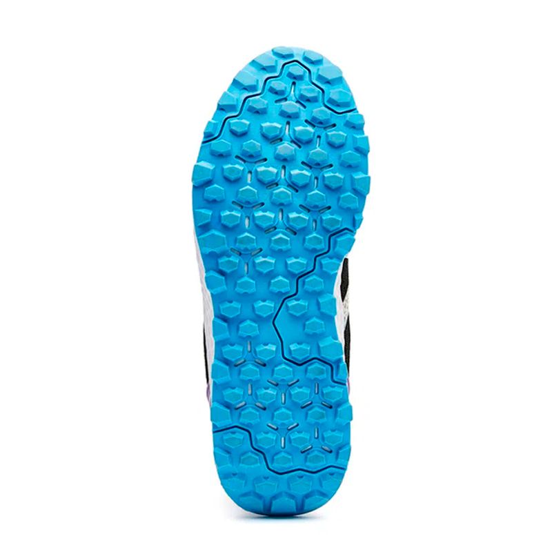 ZAPATILLAS-A-NATION-CROSS-FIELD-TRAINING-NGO-VIOL-MUJER