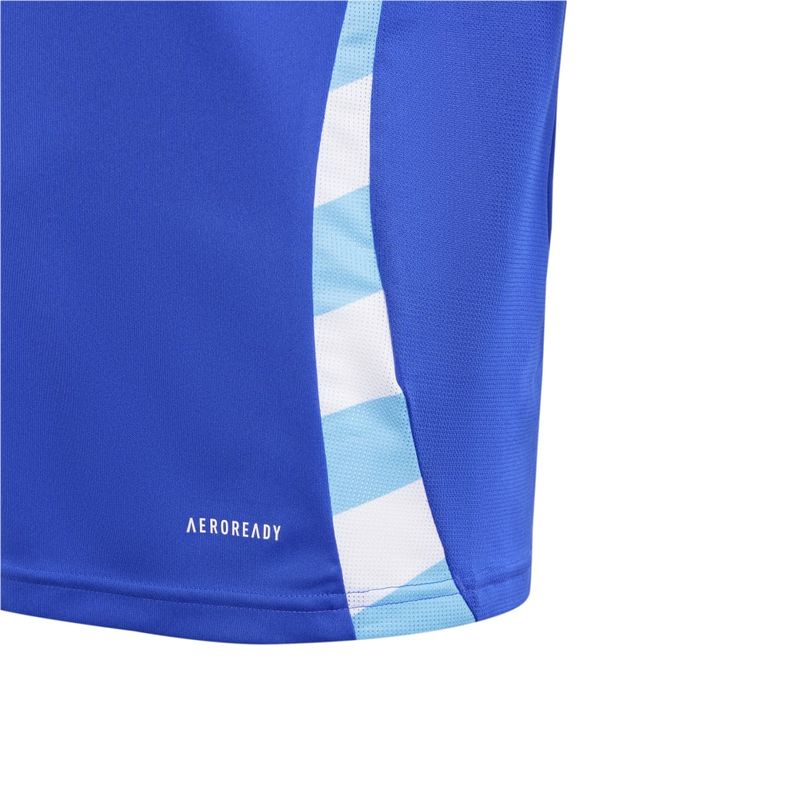 IP8399_4_APPAREL_Photography_Detail-View-1_white