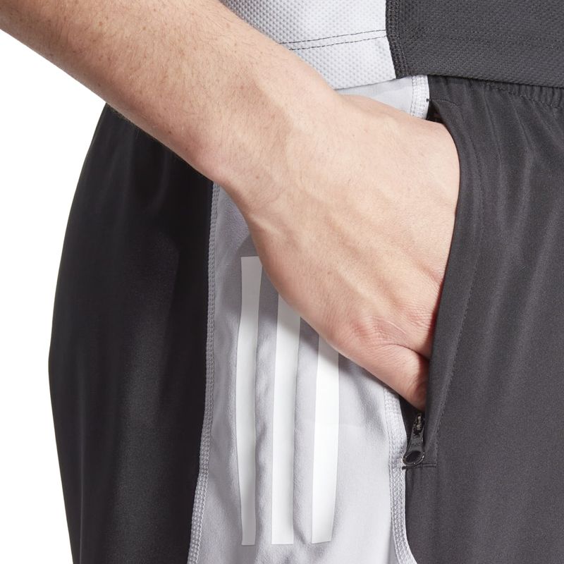 IQ3819_8_APPAREL_On-Model_Detail-View-1_white