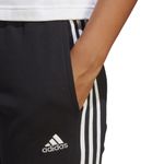 IC8770_7_APPAREL_On-Model_Detail-View-1_white