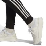 IC8770_8_APPAREL_On-Model_Detail-View-2_white