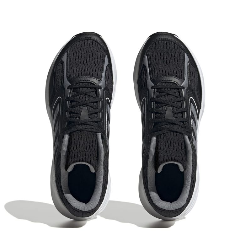 IF5398_3_FOOTWEAR_Photography_Top-Portrait-View_white