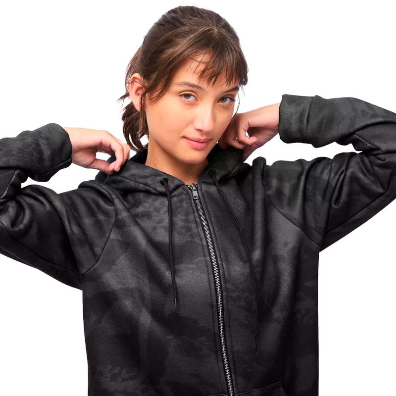 CAMPERA-KION-REBECA-NGO-TRAINING-MUJER-