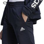 IC3431_9_APPAREL_On-Model_Detail-View-2_white