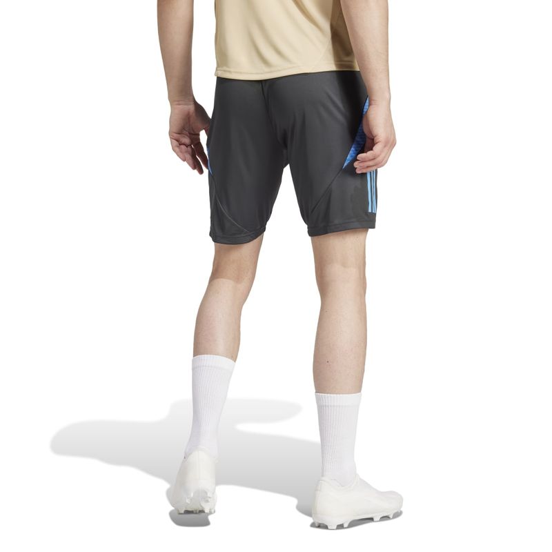 IQ0811_4_APPAREL_On-Model_Back-View_white