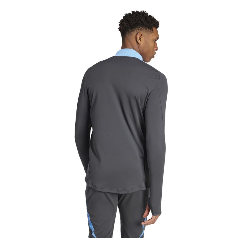 IQ0819_5_APPAREL_On-Model_Back-View_white