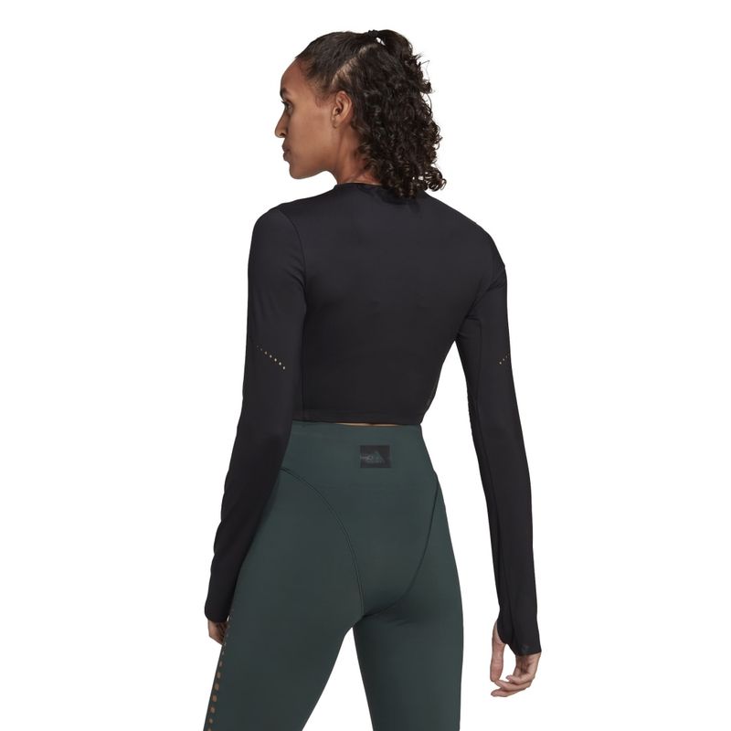 HD8947_5_APPAREL_On-Model_Back-View_white