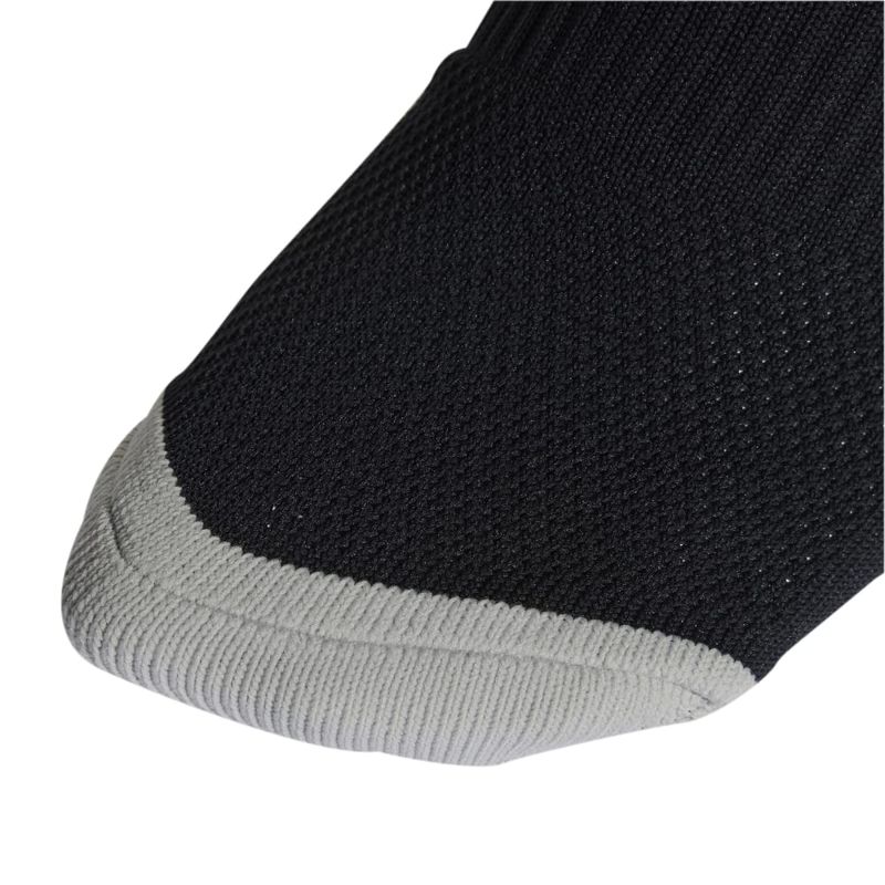 MEDIAS-ADIDAS-MILANO-23-NGO-FUTBOL-
