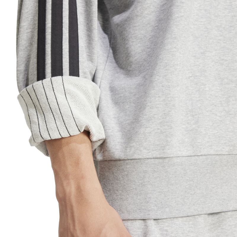 JE6374_6_APPAREL_On Model_Detail View 1_white.jpg