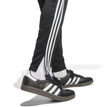 JD0442_6_APPAREL_On Model_Detail View 1_white.jpg