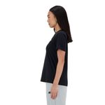 Remera-newbalance-Wta41509bk-Essentials-Moda-00172-550-PERFIL.jpg