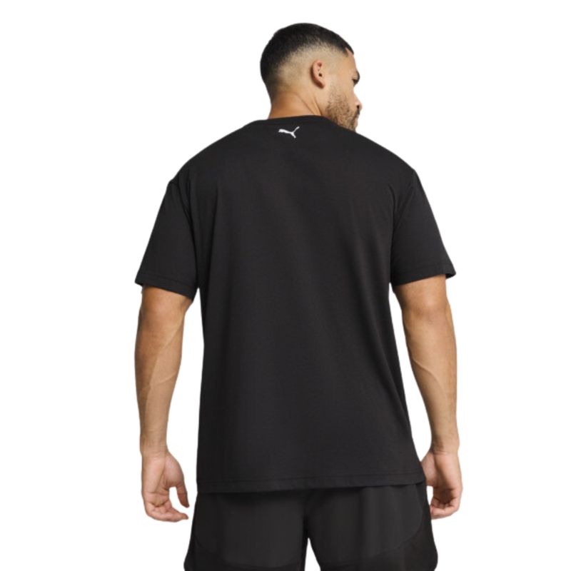 remera-puma-graphics-illustrative-training-526570-01-DETRAS-2