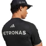 remera-adidas-mercedes-amg-petronas-moda-jx8245-DETALLE-4