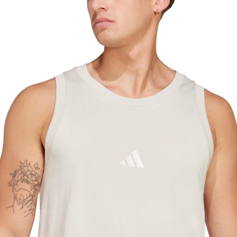 musculosa-adidas-essentials-small-logo-moda-in6177-4